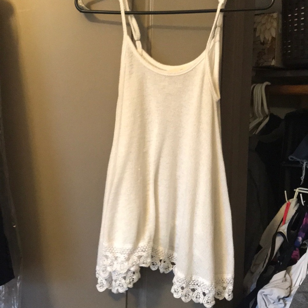 Crochet detailed white tank top